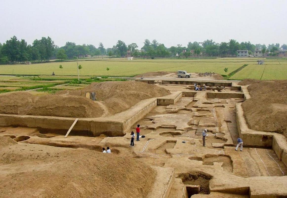 考古专家宣称发现夏朝国都遗址,夏朝遗迹考古发现-第3张图片-文史 考古专家宣称发现夏朝国都遗址,夏朝遗迹考古发现-第3张图片-文史