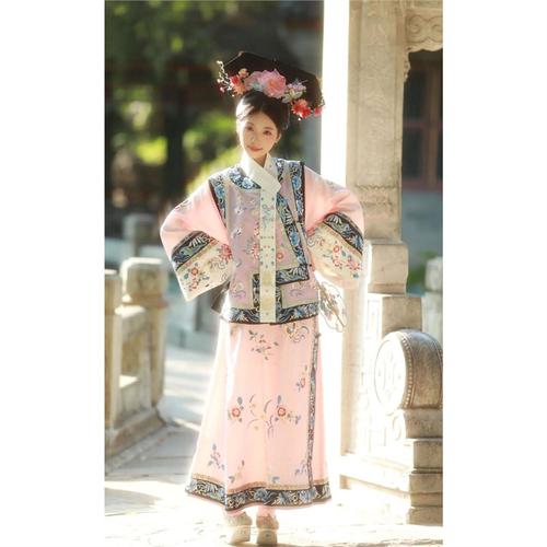 解析清朝服饰的特点,解析清朝服饰的特点有哪些-第1张图片-文史 解析清朝服饰的特点,解析清朝服饰的特点有哪些-第1张图片-文史