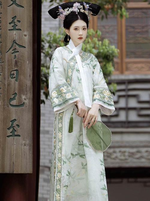 解析清朝服饰的特点,解析清朝服饰的特点有哪些-第8张图片-文史 解析清朝服饰的特点,解析清朝服饰的特点有哪些-第8张图片-文史