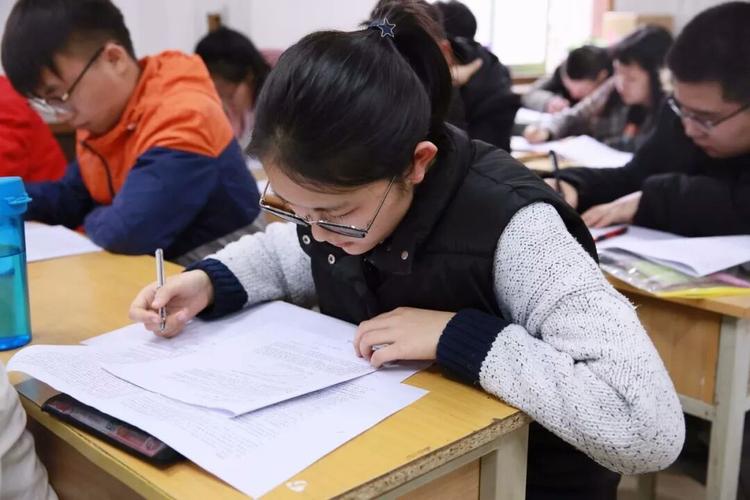 直捣黄龙的主人公是谁（直捣黄龙主人公是谁人）