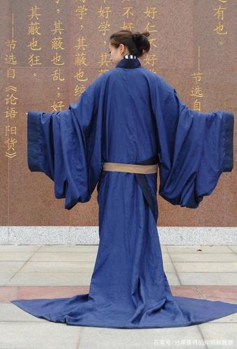 春秋战国服饰：楚国妇女流行什么样的服饰（楚国人穿的服装叫什么）