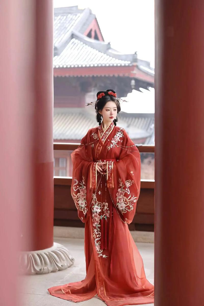 春秋战国服饰:楚国妇女流行什么样的服饰(楚国人穿的服装叫什么)-第6张图片-文史 春秋战国服饰:楚国妇女流行什么样的服饰(楚国人穿的服装叫什么)-第6张图片-文史